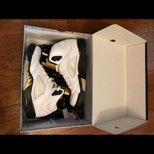 Jordan 5 retro size 9 Gold white black